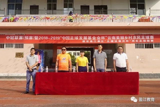 国乒男队选出二队长有争议，王励勤做出新调整，樊振东也笑了